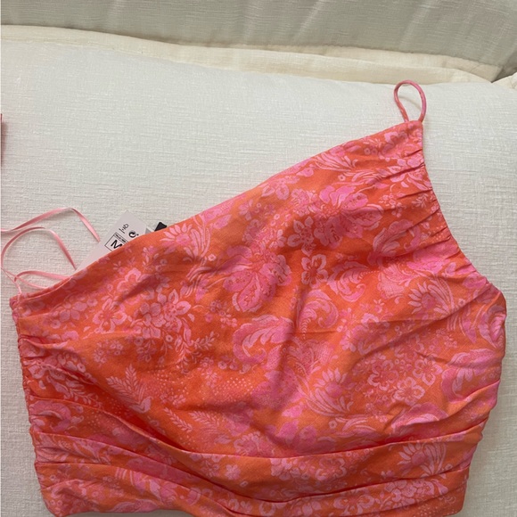 Zara top New with Tags!! - Picture 3 of 4